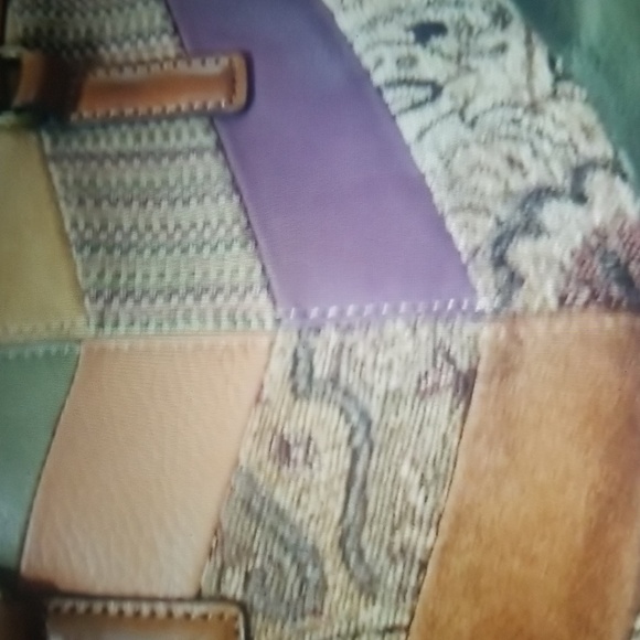 FOSSIL PATCHWORK LEATHER PURSE - Picture 17 of 17